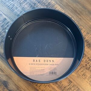 Rae Dunn 9" Springform Pan